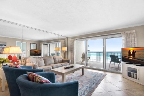 Miramar Beach Apartment | Beach House 204A