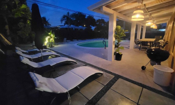 Ives Estates House | Beach House 3-bedroom villa with pool