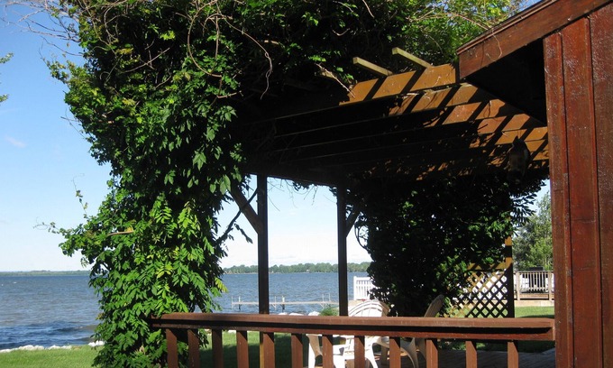 Alburg House | Beach House - 657 Firehouse Road, Alburgh, VT