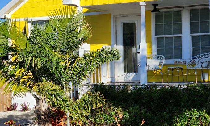 Harlem Heights House | Beach House - Between Fort Myers Beach, Sanibel Island, Captiva and Cape Coral