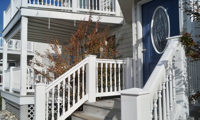 Diamond Beach Condo | Beach House Condo in Diamond Beach just steps to private beach, beach bar, entertainment and much more!