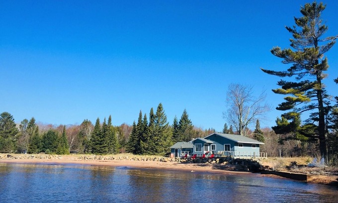 La Pointe House | Beach House - Cottage right on Lake Superior with Amazing Sunrises!