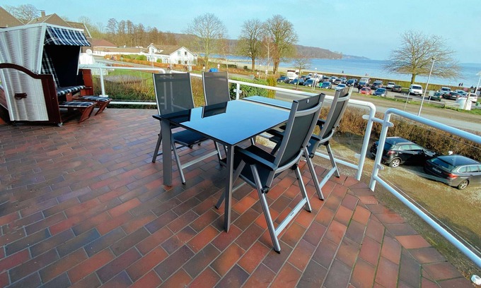 Wassersleben Apartment | BEACH HOUSE - Dream apartment right on the beach with wonderful sea views