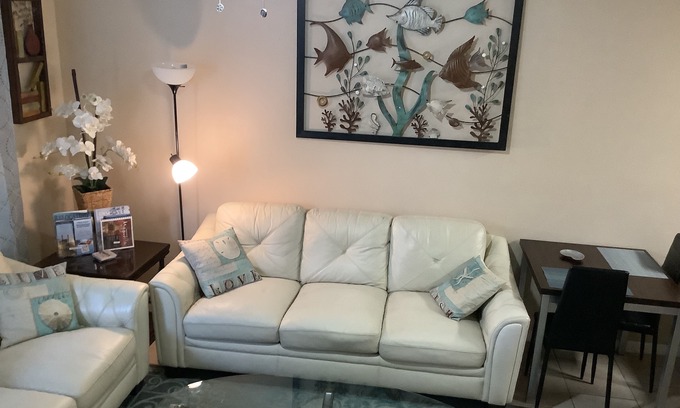 Gulfport House | Beach House 🌴 Gulfport “ Sandy Bottoms” 3 bed/3 bath townhouse!