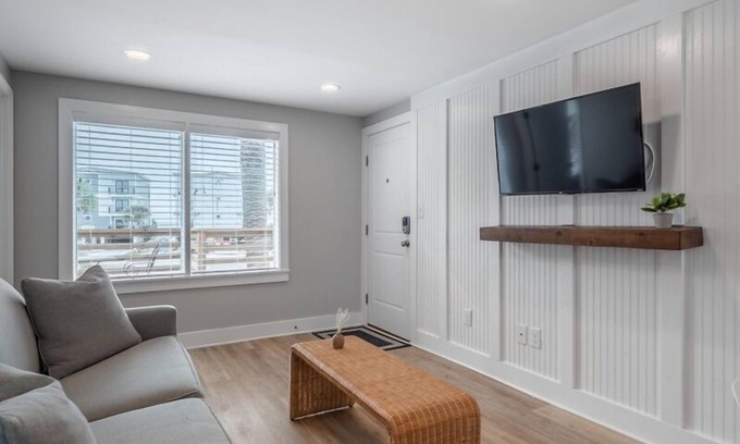Yaupon Beach Hotel | Beach House OKI - Two Bedroom Suite in hotel on Oak Island, North Carolina