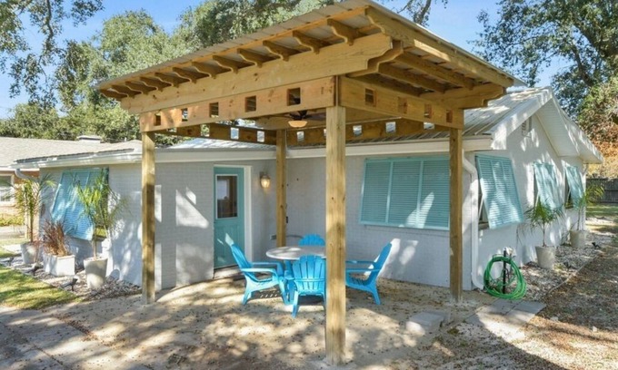 Gulfport House | Beach House Shady Oaks Gulfport Ocean Views Walk to the Beach, Fire pit, Grill