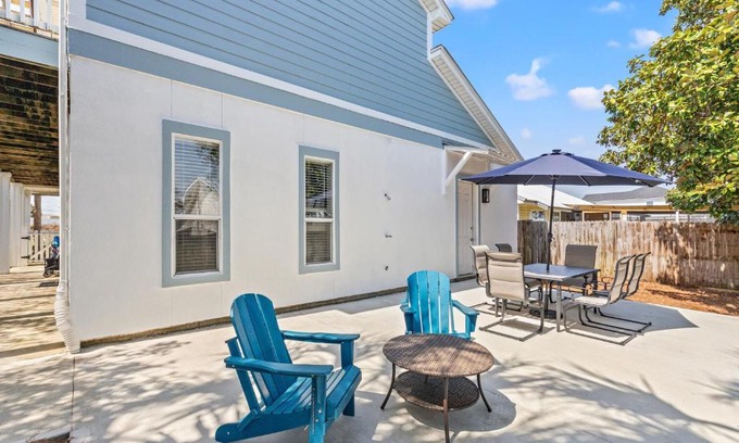 Bahama Beach House | Beach House – Spacious 4BR Retreat with Gulf Views & Observation Deck!