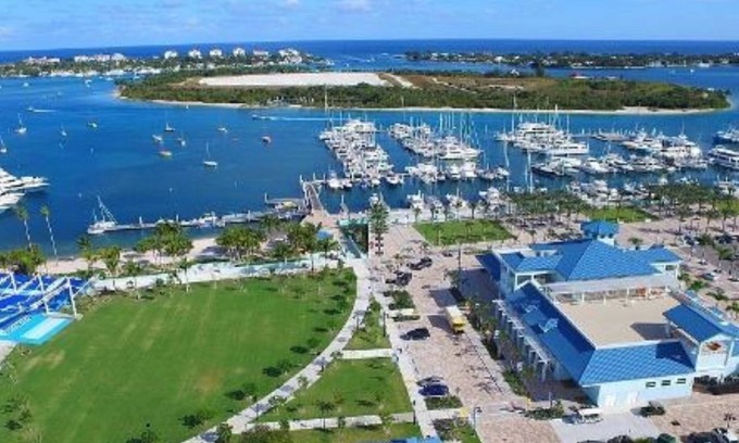 Riviera Beach Apartment | "Beach Life Suite" Charming 1-bed/1 bath apartment