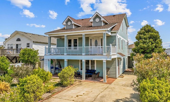 Colington House | Beach Lucky