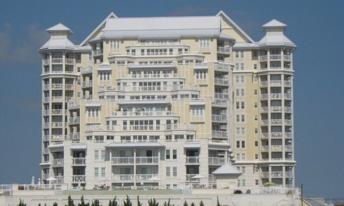 Diamond Beach Condo | Beach Luxury Rental for 2025 - ONLY ONE WEEK LEFT!