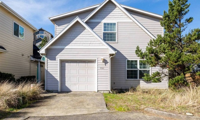 Four Sisters House | Beach Nest in beautiful Pacific City