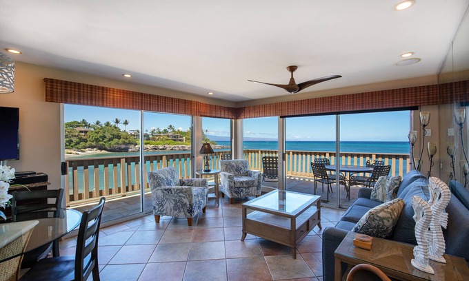 Kahana Condo | Beach/Ocean Front & Corner Unit Luxury -Bliss -Turtle Watching!