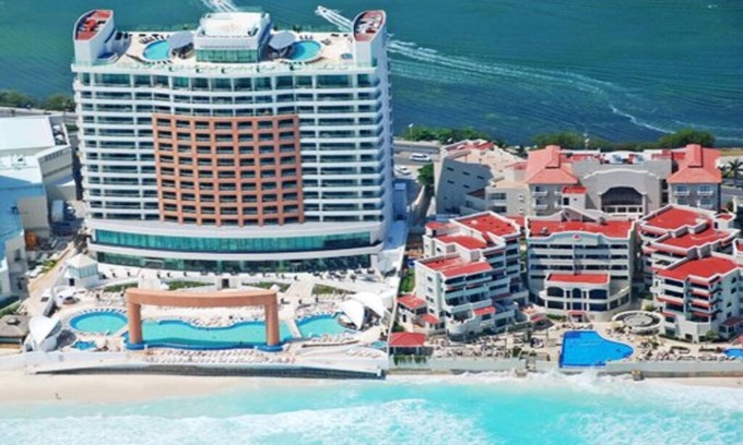 Zona Hotelera Resort | Beach Palace - Cancun - Palace Elite Membership – ALL INCLUSIVE!
