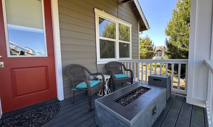 Ocean Shores House | Beach, Please! - Oyhut Bay Seaside Village