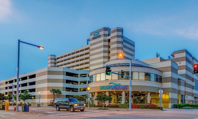 Northeast Virginia Beach Condo | Beach Quarters - 1BR/1BA - Oceanfront Balcony!