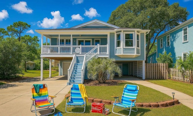 St. James House | Beach Retreat | Grill, Porch, 1mi to Shoreline
