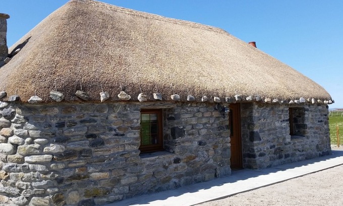 Benbecula Cottage | Beach side cottage steeped in family history, pet friendly, sleeps 4.