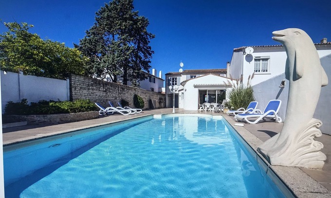 Rivedoux-Plage House | Beach side location Petit Plage 1 minute walk to beach ,centre de village