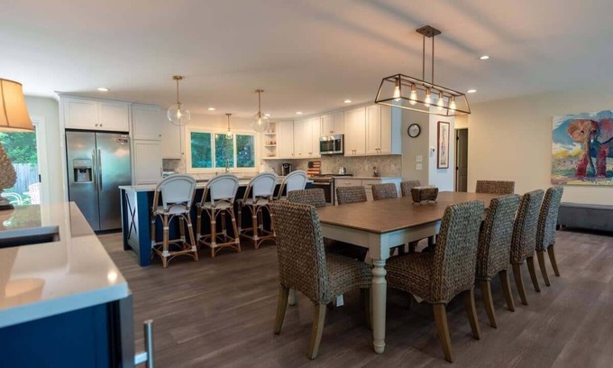 Macatawa House | Beach View Cottage - Beautiful View of the Lake!