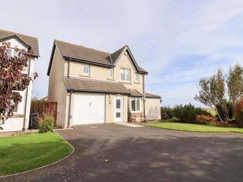 Seahouses House | Beach View