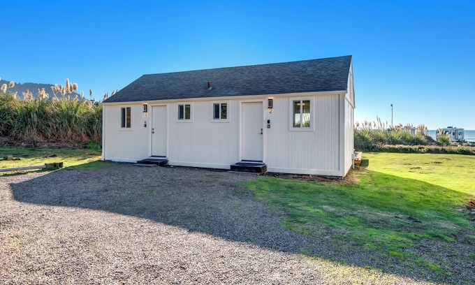 Oregon Coast Apartment | Beachcomber: Beachfront Escape Unit #2