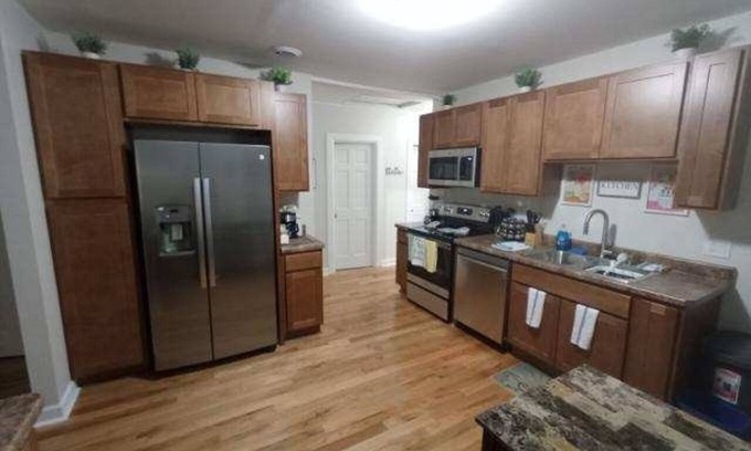 Racine House | Beachcomber! Pro Cleaned, Self Check in Sleeps 7