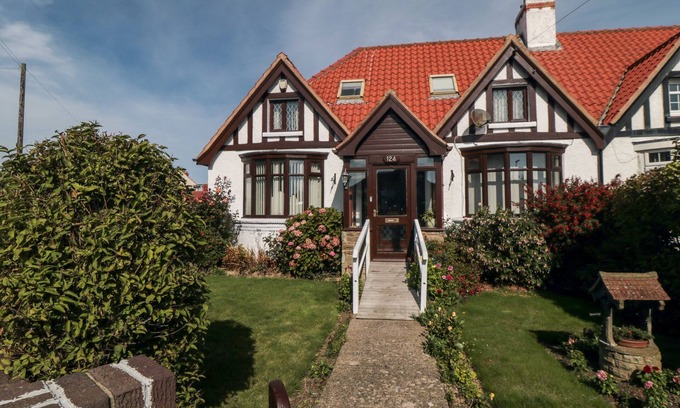 Whitby Cottage | BEACHCREST, pet friendly, character holiday cottage in Whitby