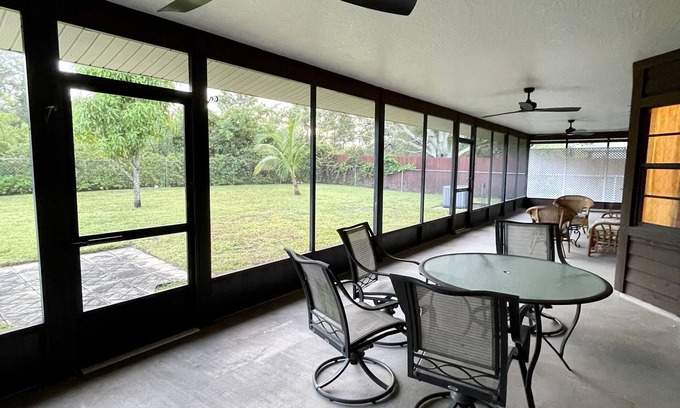 Malabar House | 🏝Beaches, Nature Sanctuaries, and Rockets with plenty of room for a family.