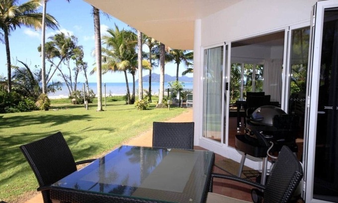 Wongaling Beach Apartment | Beaches No 4 - Absolute Beachfront