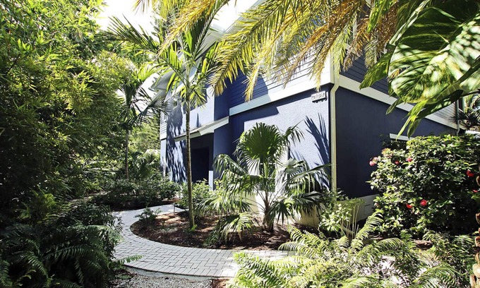 Captiva House | Beachfront 2BR Cottage with King Suite, Fireplace & Gulf Views