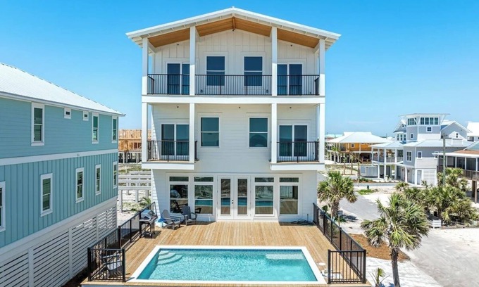 Mexico Beach House | Beachfront, 2nd level pool, 6Bd,7Ba, Sleep 20, Patio, fire pit.