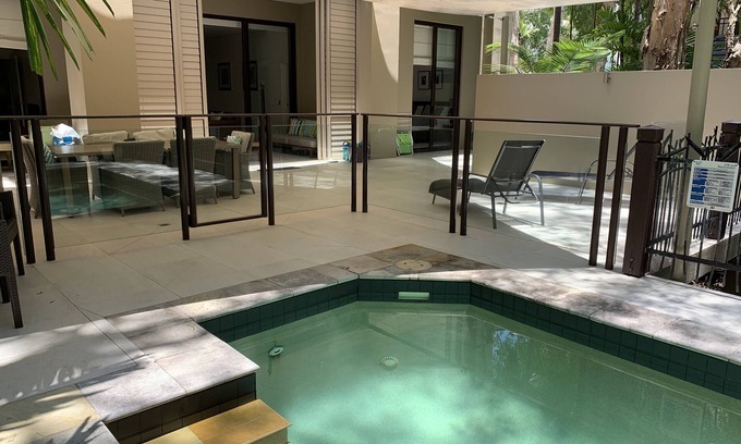 Palm Cove Resort | Beachfront 3/4 Bedroom Apartment - Stunning private plunge pool & bbq