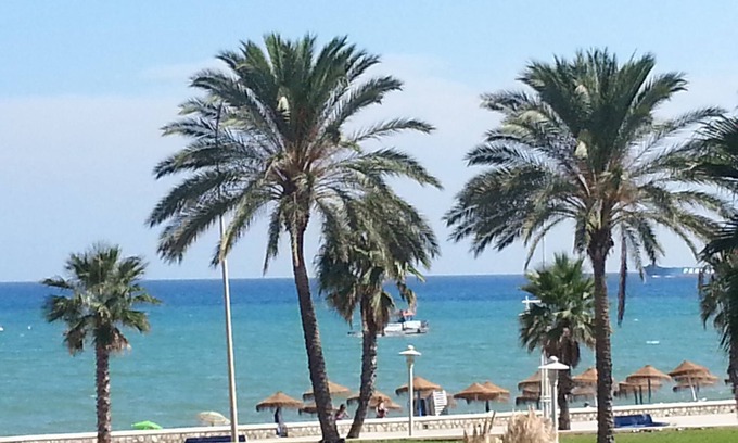 Carretera de Cadiz Apartment | Beachfront 4bedrooms apartment