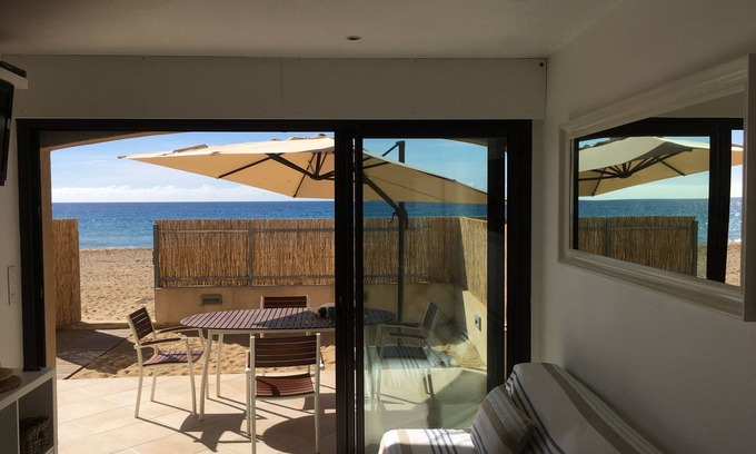 La Croix-Valmer Apartment | Beachfront apartment on the ground floor for 4 to 6 people