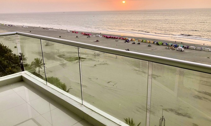 La Boquilla Condo | Beachfront Apartment/Panoramic View of the Beach and Ocean
