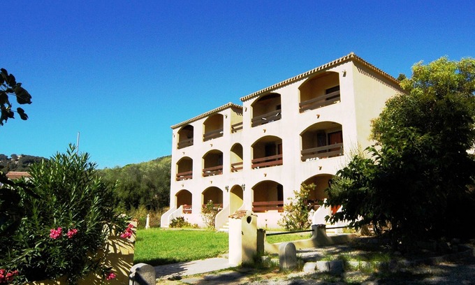 Tiuccia Apartment | Beachfront apartment in Tiuccia with 2 rooms