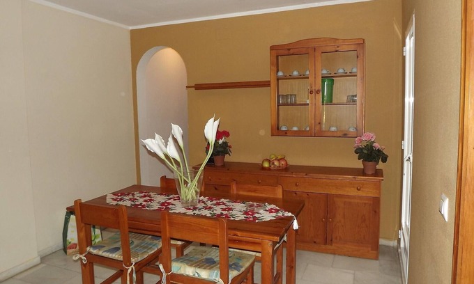 Alcossebre Apartment | Beachfront Apartment with 3 Bedrooms, Pool & Garden - Cap i Corp, Alcalà de Xivert
