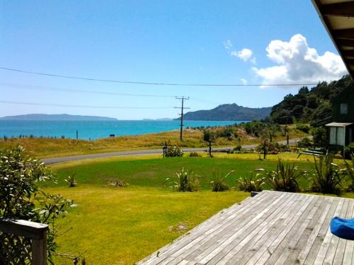 Rings Beach House | Beachfront Bach - Rings Beach Bach