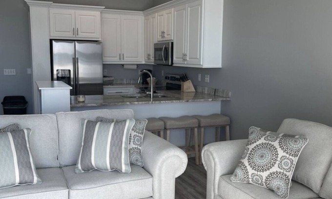 Old Town Apartment | Beachfront Bay St Louis condo in Old Town with Kitchen