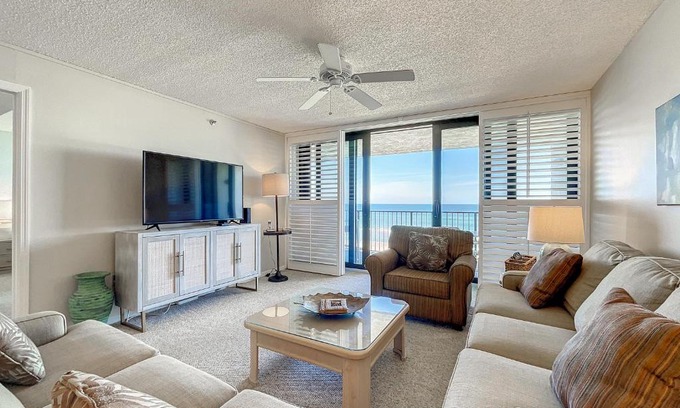 Bethune Beach Apartment | Beachfront Chadham-by-the-Sea 318 Pool Car Free Beach