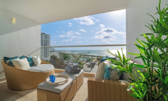 Urbanizacion Eliana Apartment | Beachfront Luxury at Cartagena