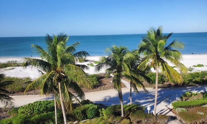 South Island Condo | Beachfront Condo 2Bed/2Bath With Pool, Hot Tub, and Private Balcony-Nice Escape
