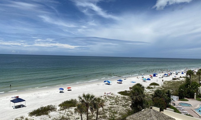 Madeira Beach Condo | Beachfront Condo in Ocean Sands in Madeira Beach