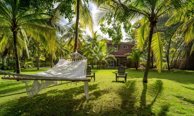 Javilla House | Beachfront Casita steps to the surf!