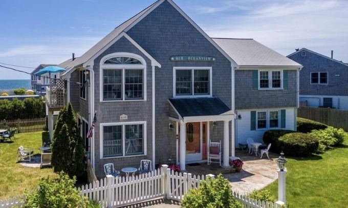 Bass River House | 🌊 BEACHFRONT FAMILY HOME STEPS TO THE OCEAN!