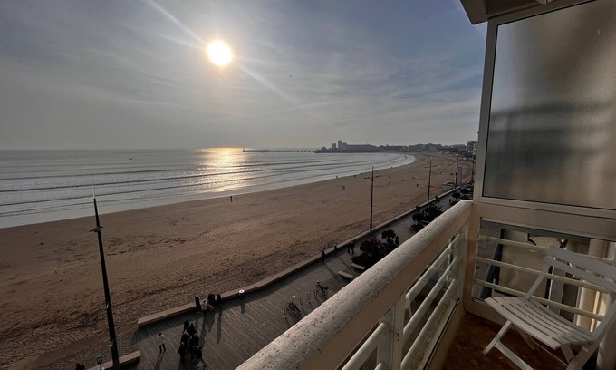 Les Sables d'Olonne Apartment | Beachfront Studio with Balcony & Garage