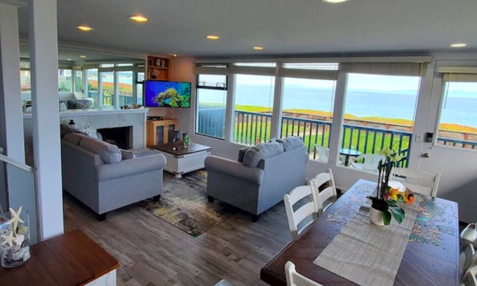 Downtown Monterey Condo | Beachfront Front: Ocean Access, Views & Sounds, Pool, Gated, Parking, Central