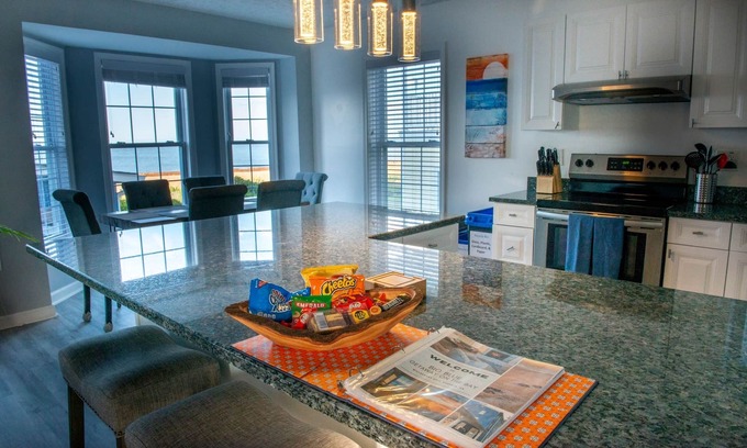 Willoughby Spit Condo | Beachfront Getaway, Dolphin Suite, 🐶 💙