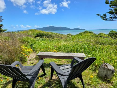 Waikanae House | Beachfront Getaway - Waikanae Beach Holiday Home