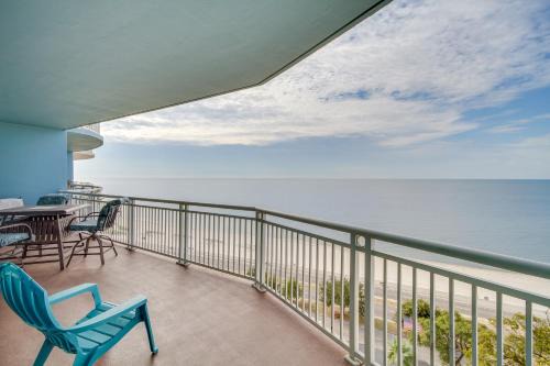 Gulfport Apartment | Beachfront Gulfport Vacation Rental with Balcony!